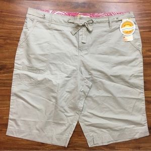 New Weatherproof Women High Waist Khaki Shorts Skin Shield UPF 30 Size 18 Casual